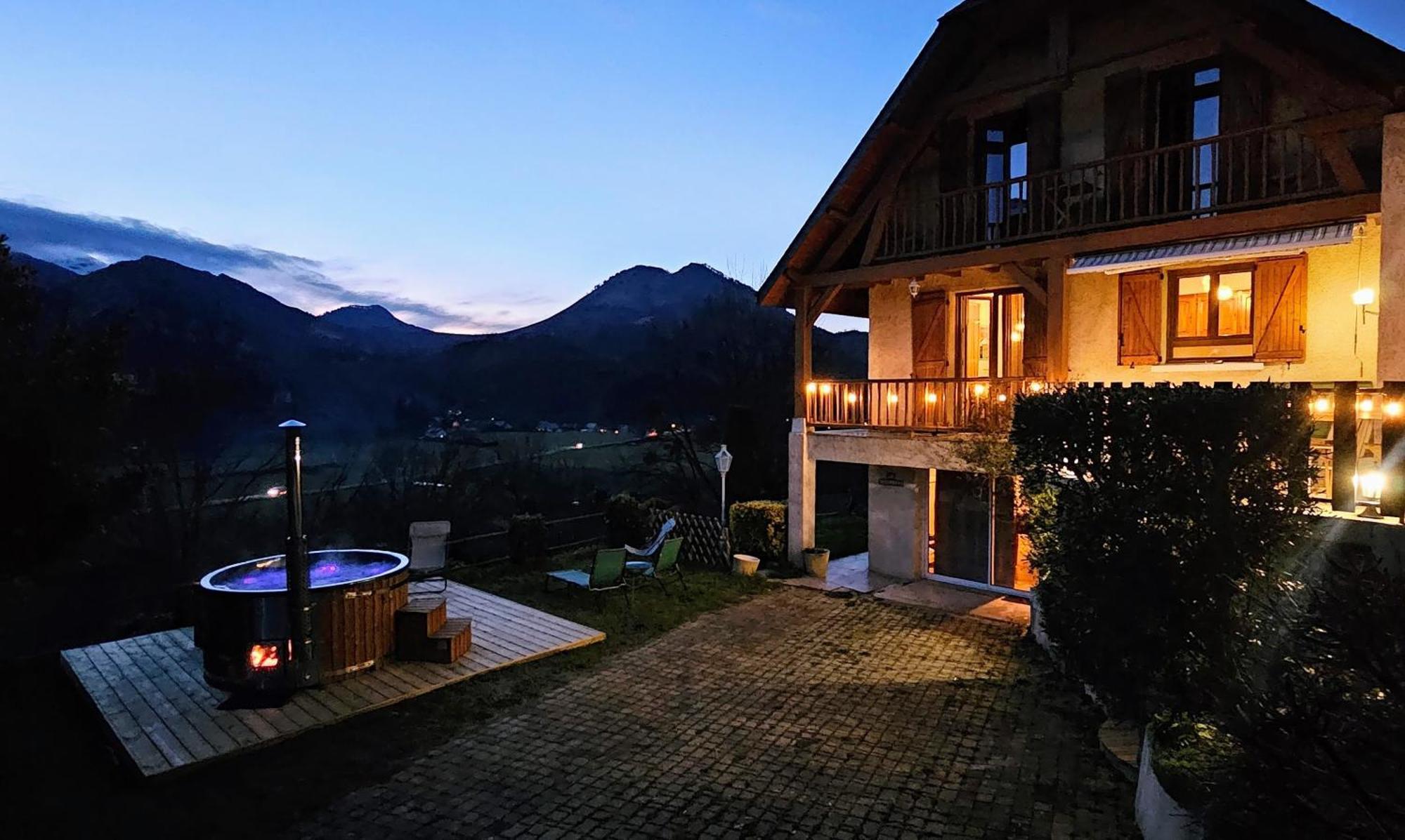 La Bigourdane Grand Gite Confortable & Spa Campan Ngoại thất bức ảnh